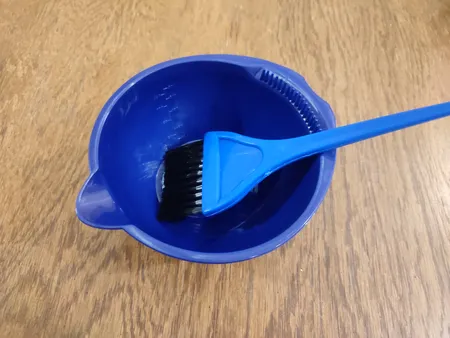 کاسه رنگ مو مدل Fashion به همراه برس رنگ مو مدل Hum