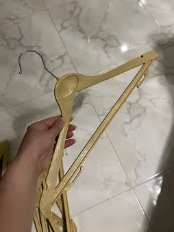 چوب لباسی مدل افرا طرح چوب بسته 20 عددی