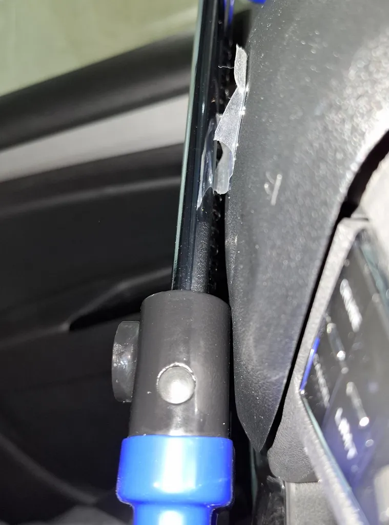 قفل فرمان خودرو نووا مدل L600