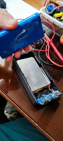 پاوربانک مدل PB200LZM ظرفیت 20000 میلی آمپر ساعت