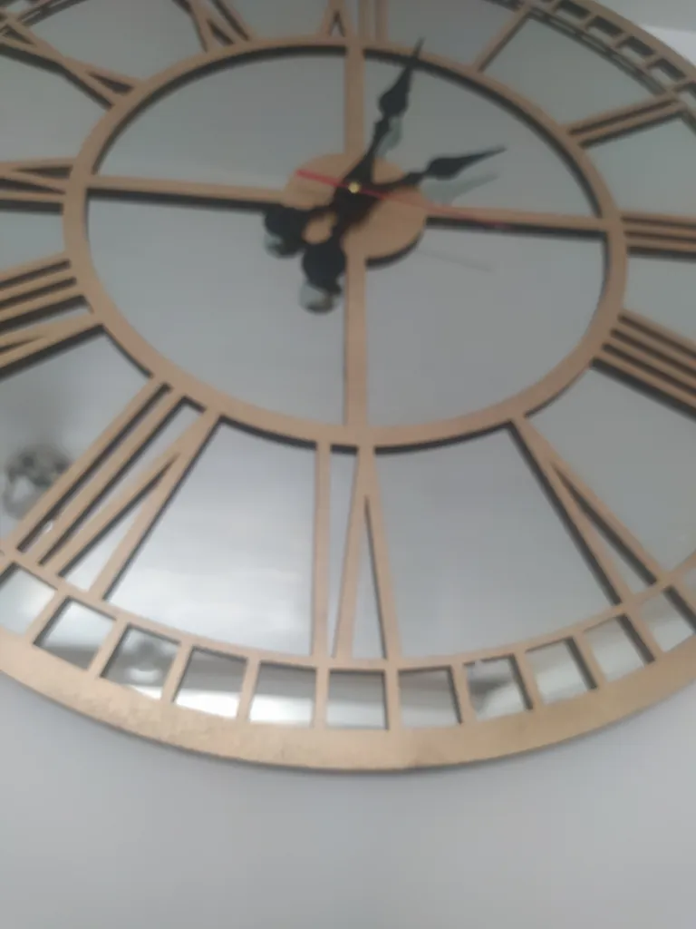 ساعت دیواری مدل رمیسا آینه ای