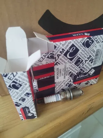 شمع موتور عظام مدل دو پلاتین کد 006 مناسب برای پژو 405 بسته 4 عددی