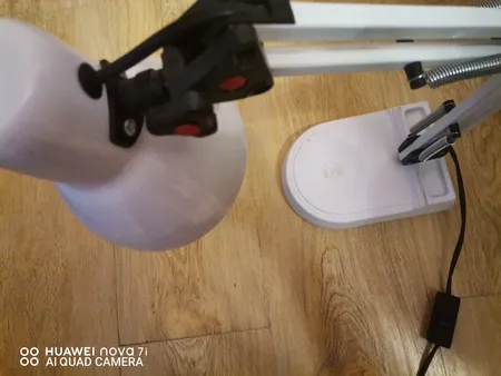 چراغ مطالعه بوستانچی مدل EN-111 همراه با لامپ  ال ای دی 7 وات E27