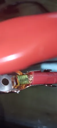 مبدل برق خودرو دیپ کینگ مدل -12V-24V-TO-220V -2000W