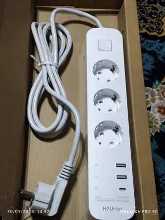 چندراهی برق هادرون مدل P343 مجهز به شارژر 30 وات