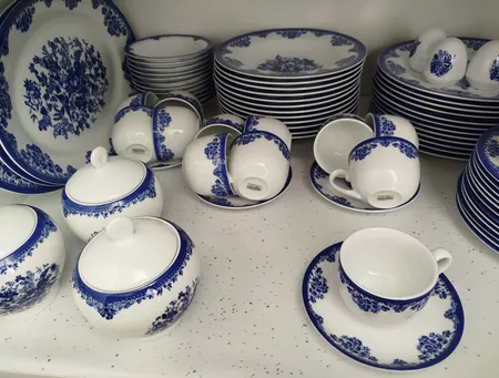 ست فنجان و نعلبکی 12 پارچه 6 نفره چینی زرین ایران مدل چای خوری ایتالیا اف 8 فلورانس درجه یک