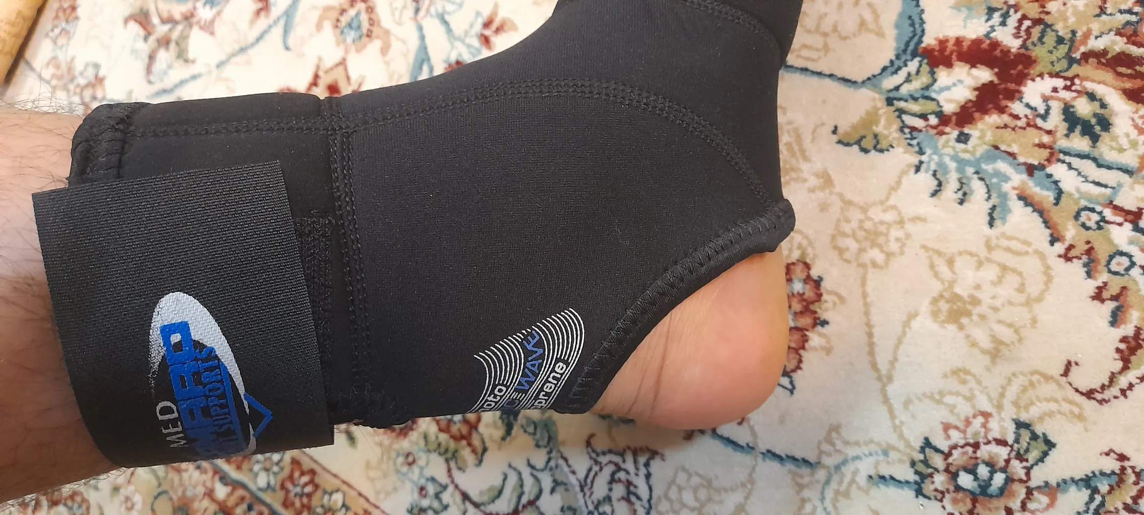 قوزک بند کامارومد مدل Magnetic-med