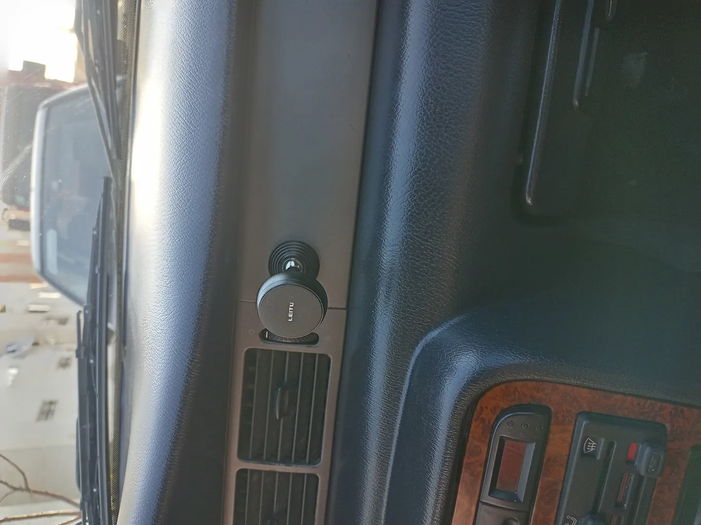 نگهدارنده گوشی موبایل لیتو مدل LR-31