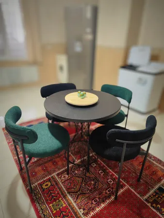 فرش ماشینی ساوین طرح چهل تیکه کد FSM53 زمینه قرمز