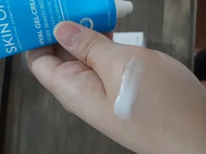 تجریه خرید ژل کرم مرطوب کننده اسکین وان مدل هیال حجم 40 میلی لیتر