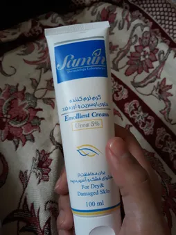 کرم نرم‌کننده اوسرین و اوره 5درصد ثمین مناسب پوست خشک و آسیب‌دیده حجم 100 میلی‌لیتر