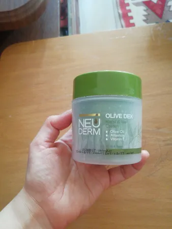 کرم مرطوب‌کننده دست و ناخن نئودرم مدل Olive Dex حجم 150 میلی‌لیتر