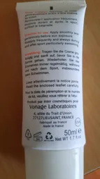 کرم ضد آفتاب رنگی الارو SPF50 مدل Teinte Foncee مناسب پوست های چرب تحت لیسانس حجم 40 میلی لیتر