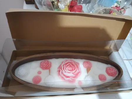 شمع دست ساز طرح قایق گل مدل T1043