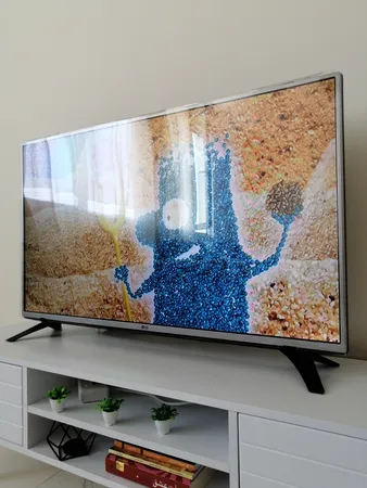 محافظ صفحه نمایش  مناسب برای تلویزیون 43 اینچ