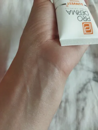 کرم ضدآفتاب فاقد چربی پرودرما مدل SPF50، حجم 40 میلی‌لیتر