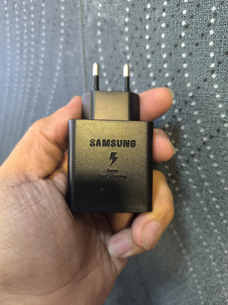 شارژر دیواری 15 وات آی تی لینک مدل TA220 به همراه کابل USB به usb-C