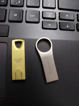 فلش مموری سیویت مدل SKY ظرفیت 32 گیگابایت