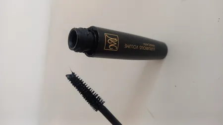 ریمل حجم دهنده مای سری Black Diamond مدل Luxurious