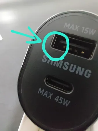 شارژر فندکی سامسونگ مدل EP-L5300XBEGWW به همراه کابل تبدیل USB-C