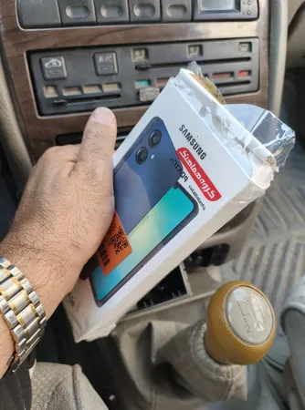 گوشی موبایل سامسونگ مدل Galaxy A06 دو سیم کارت ظرفیت 128 گیگابایت و رم 4 گیگابایت