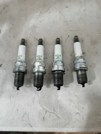 شمع خودرو ان جی کی ژاپن مدل BKR6E-6962 بسته چهار عددی