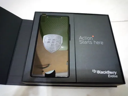 گوشی موبایل بلک بری مدل Evolve BBG100-1 دو سیم‌ کارت ظرفیت 64 گیگابایت