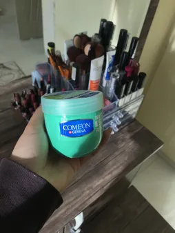 کرم آبرسان کامان سری واتربمب مدل VITAMIN C حجم 200 میلی‌لیتر