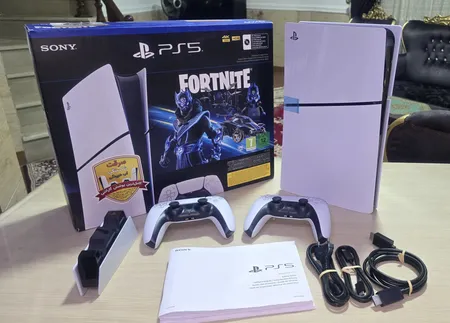 کنسول بازی سونی مدل PlayStation 5 Slim Digital Edition ظرفیت 1 ترابایت ریجن 2016B اروپا به همراه دسته اضافی و پایه شارژر