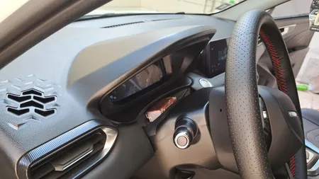 اسپری داشبورد خودرو نانو رین مدل 254467 حجم 1000 میلی لیتر