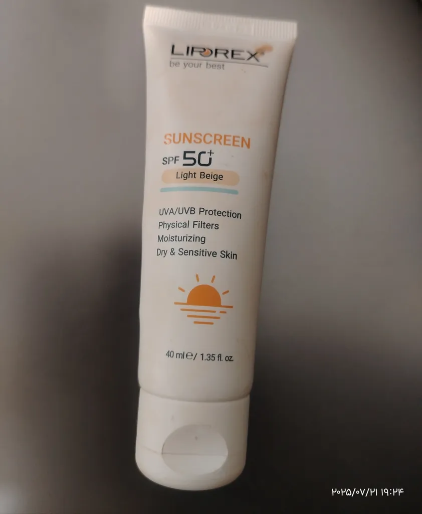 کرم ضد آفتاب رنگی لیپورکس SPF 50 مدل L-D Moisturizing ‌مناسب پوست‌های خشک و حساس حجم 40 میلی‌لیتر
