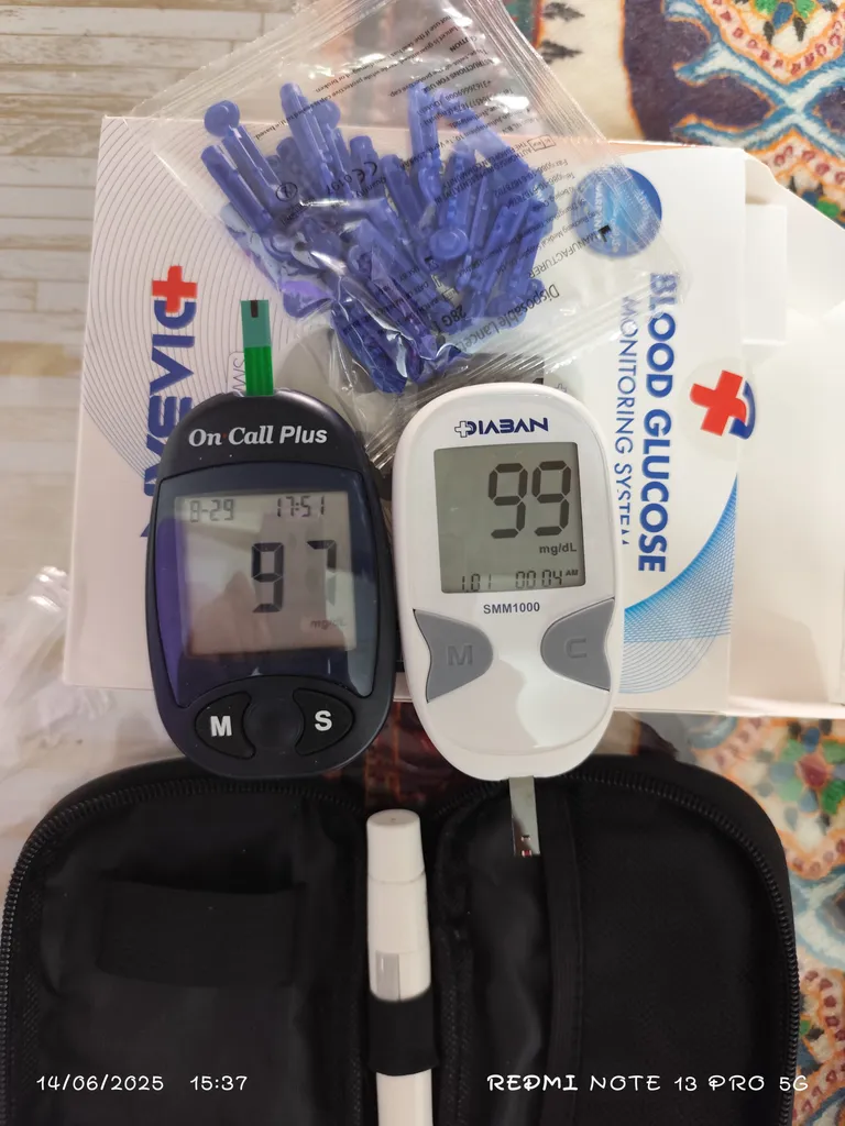 دستگاه تست قند خون دیابان مدل  SMM1000 به همراه نوار تست قند خون مجموعه 4 عددی