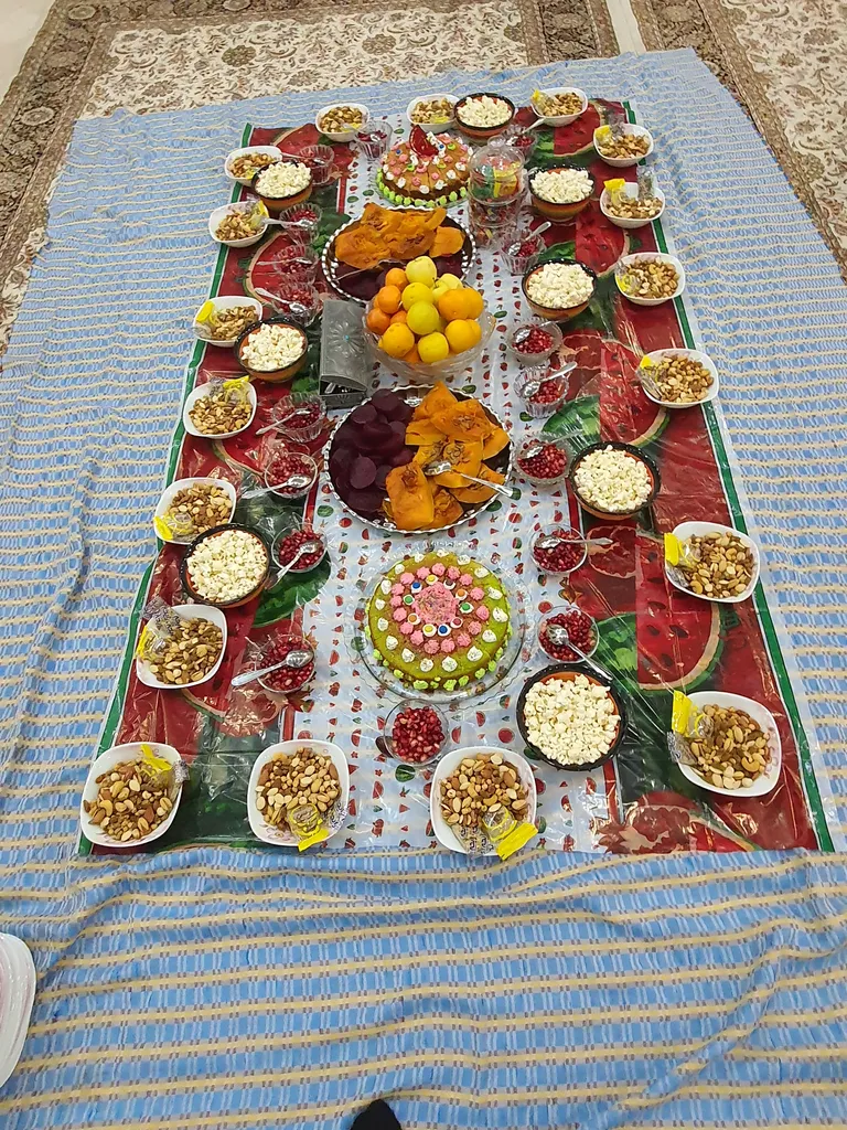 سفره یکبار مصرف مستر تم طرح یلدا