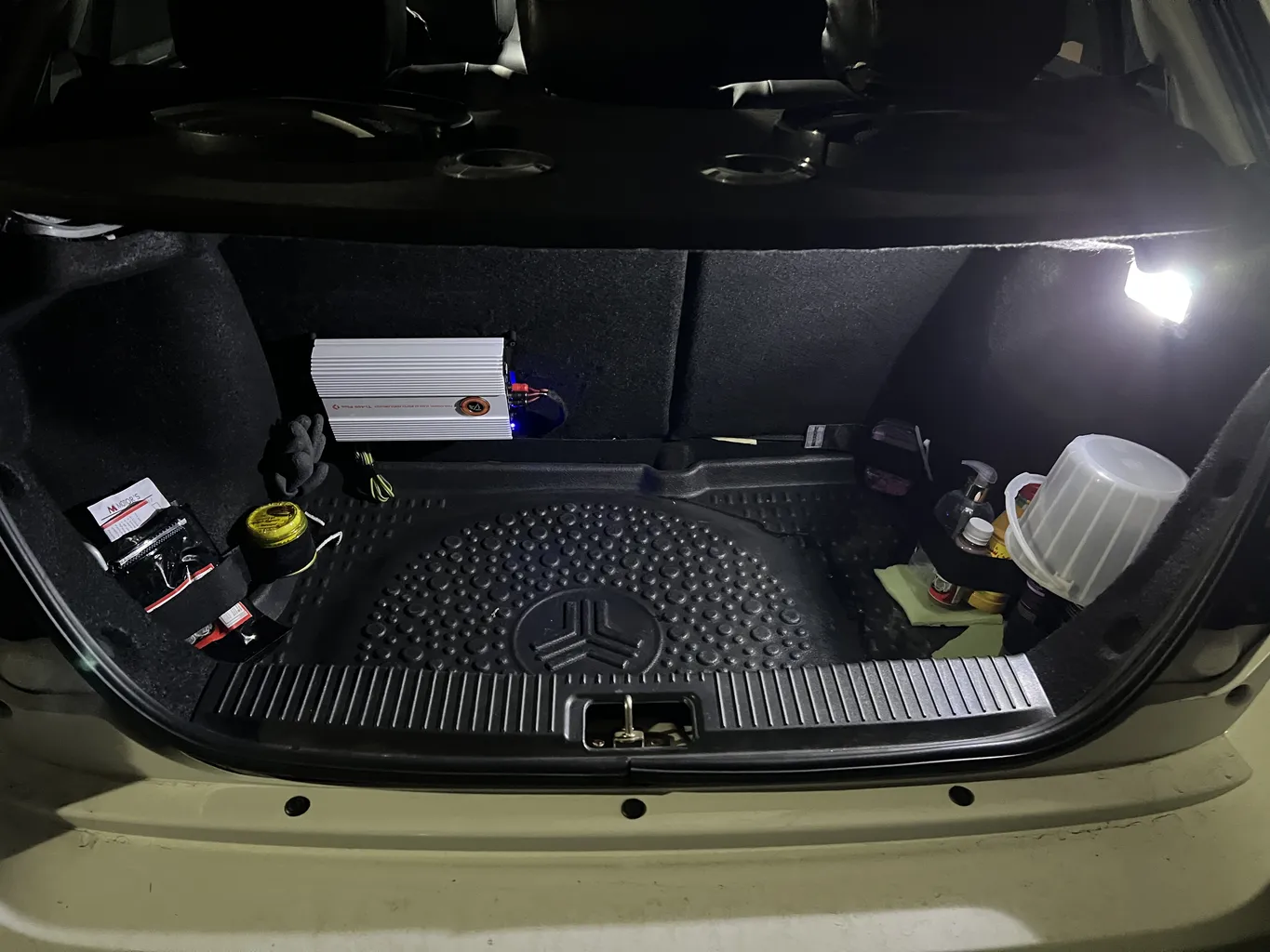 کمربند نظم دهنده صندوق عقب خودرو نادیاهوم مدل چسبی بسته 2 عددی