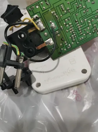 محافظ ولتاژ کولر گازی کاوه مدل KAP2140E