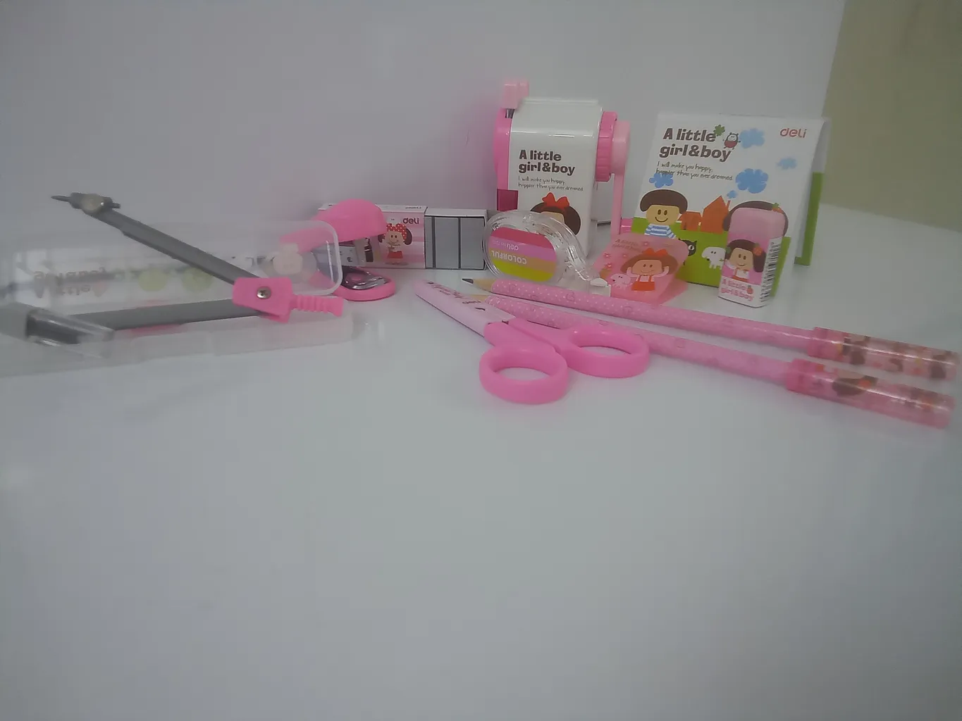 بسته لوازم تحریر دلی مدل 9610 مجموعه 15عددی