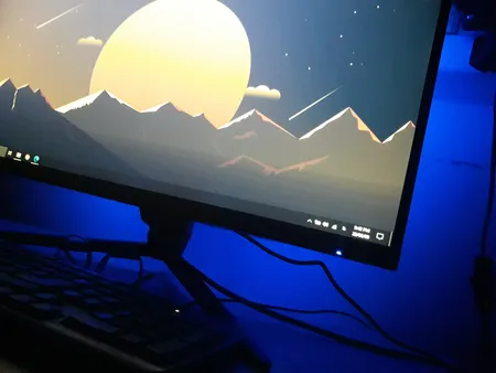 مانيتور گیمینگ 27 اینچ جی پلاس مدل GGM-L277FN، رزولوشن FullHD، پنل IPS، نرخ بروزرسانی 144 هرتز، با نسبت تصویر 16:9، دارای پورت HDMI و DisplayPort و USB و خروجی هدفون