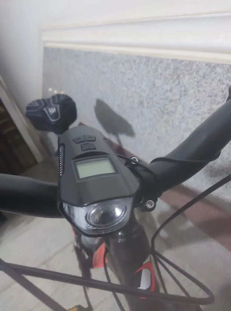 چراغ جلوی دوچرخه مدل 4 کاره دیجیتالی FY317