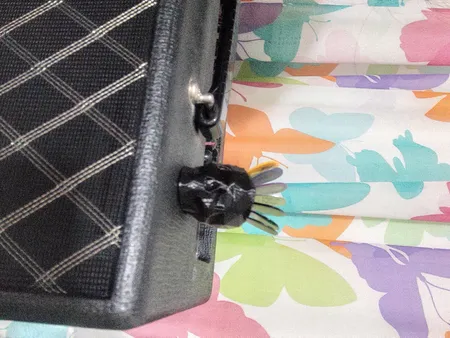 نگهدارنده پیک گیتار مدل Skull