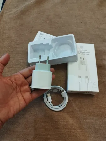 شارژر دیواری 35 وات مدل PD 16 Pro Max به همراه کابل تبدیل USB-C