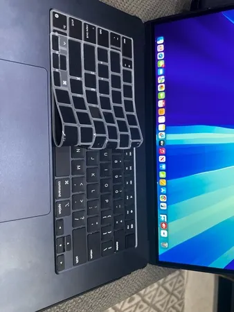 محافظ كيبورد با حروف فارسی مناسب برای مک بوک (a2485) Pro16.2