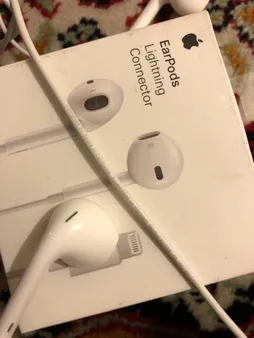 هدفون اپل مدل EarPods با کانکتور لایتنینگ