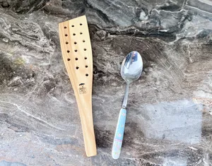 تجریه خرید کفگیر چوبی وودلندزون مدل کویین