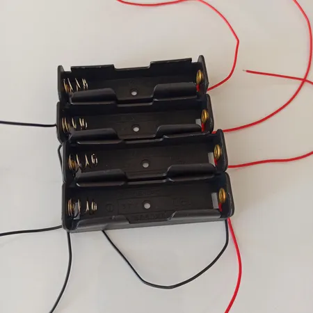 جا باتری لیتیوم مدل 18650 بسته 4 عددی