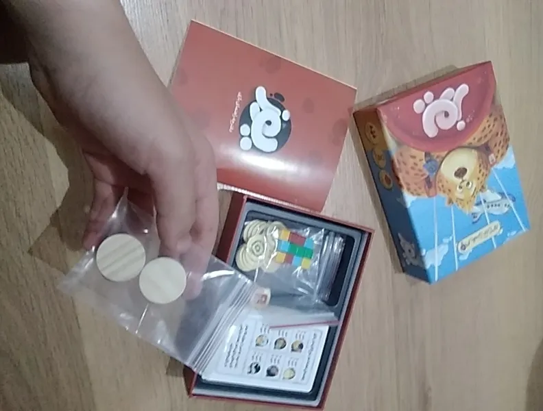 بازی فکری یوز مدل کارتی مناسب برای سن 10 سال به بالا