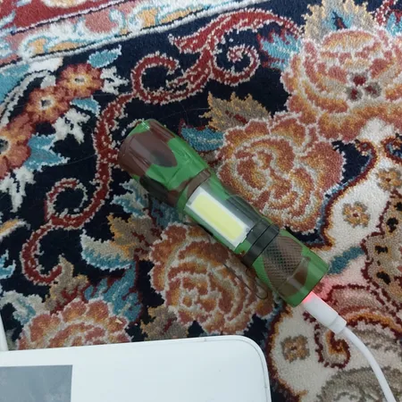 چراغ قوه دستی مدل پلیس با نور مهتابی