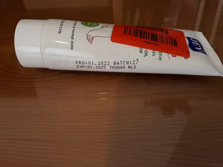 کرم ترک های عمیق پوستی دست و پا جی مدل میموزا حجم 75 میلی لیتر