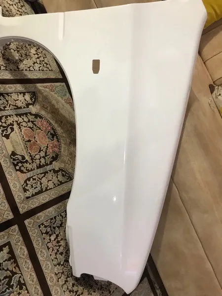 گلگیر رنگ شده سفید جلو راست خودرو مدل 23200 مناسب برای پراید 131