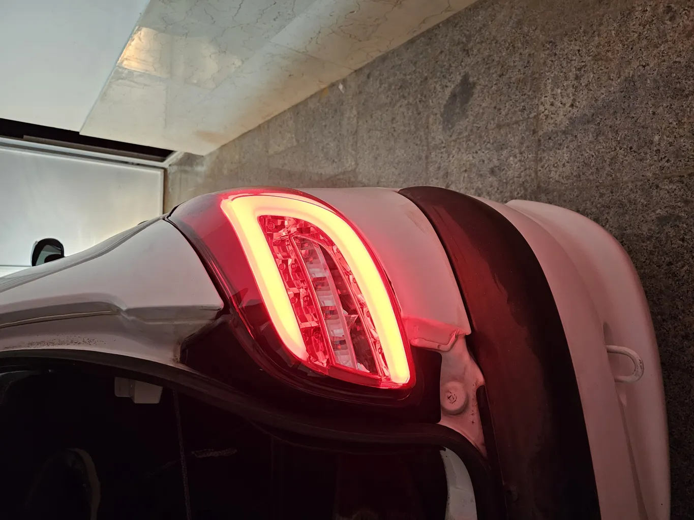 چراغ خطر عقب ان جی کو مدل اسپرت مناسب برای پژو 207 بسته 2 عددی