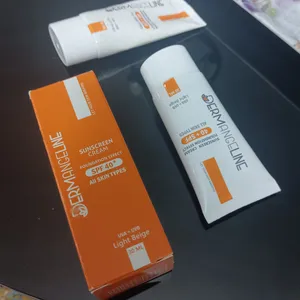 تجریه خرید کرم ضد آفتاب رنگی درمنجلین مدل Light Beige SPF 40 مناسب انواع پوست حجم 30 میلی لیتر